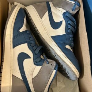 Jordan one size 6.5 boys